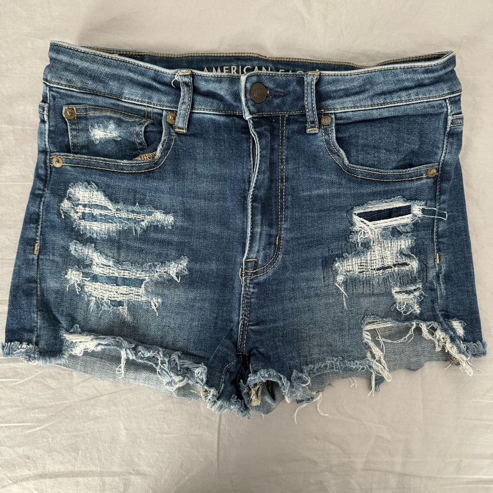 American Eagle Super Hi-Rise Shortie Distressed Shorts Size 6